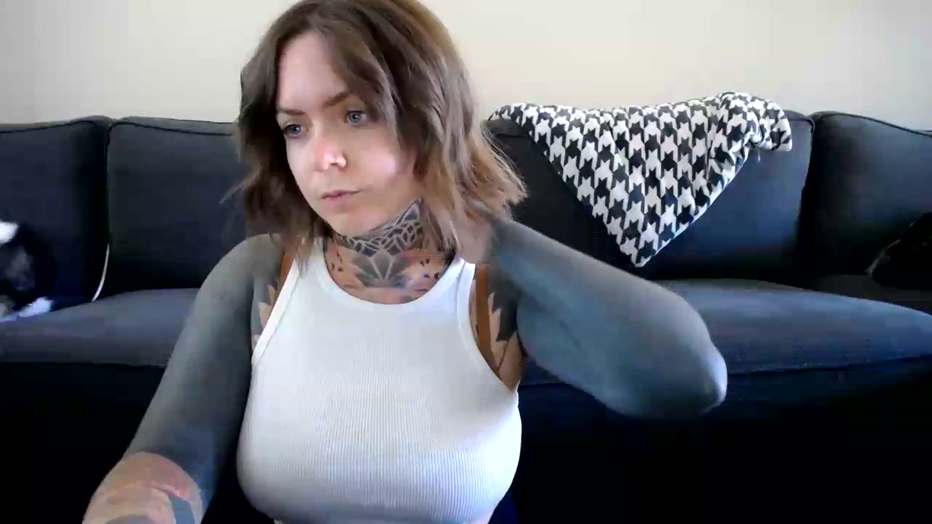 Gallery image thumbnail from ViVerdure's myfreecams stream on, 08/09/2026, 02:03 image 11 of 20