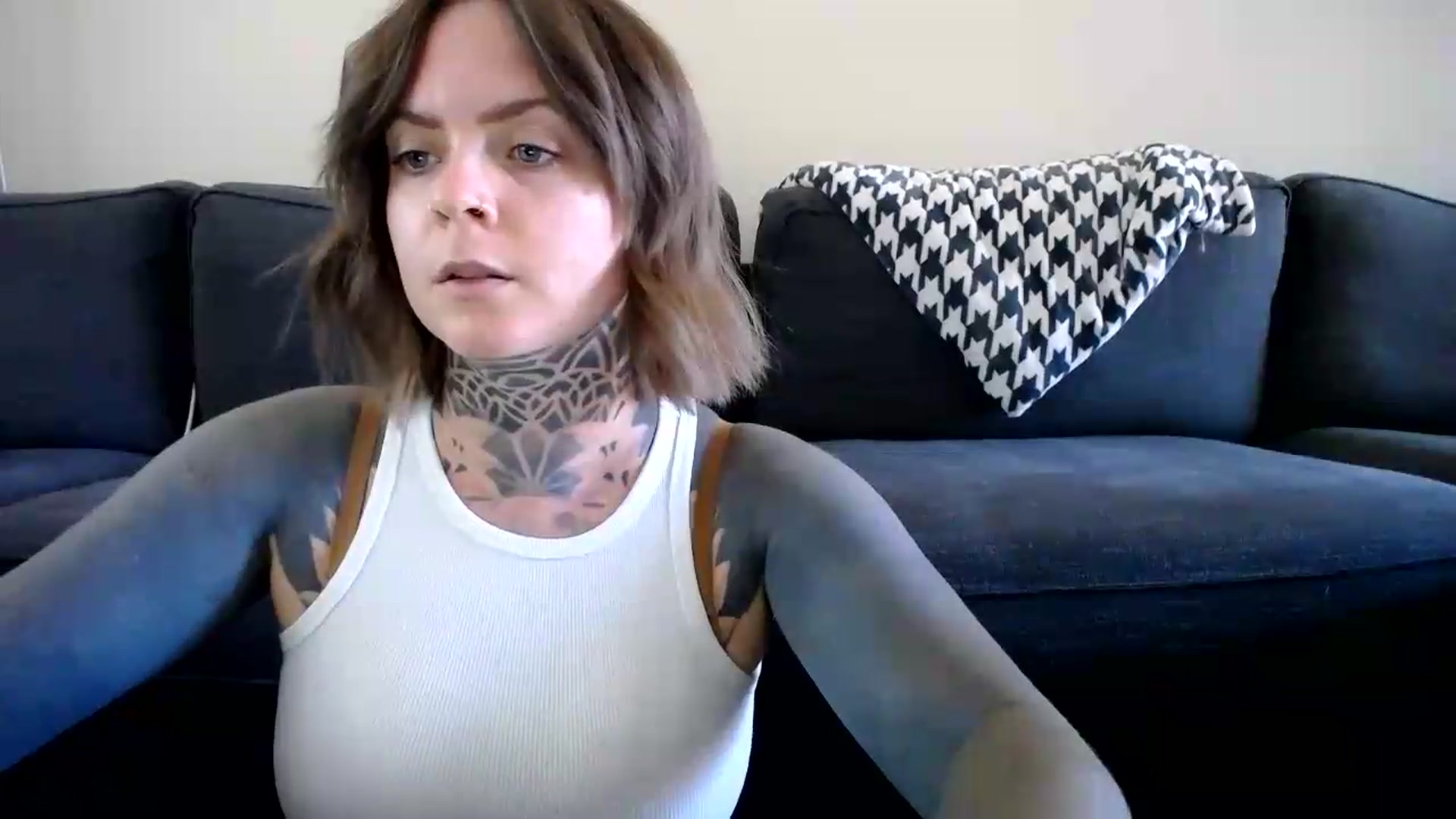 Gallery image thumbnail from ViVerdure's myfreecams stream on, 08/09/2026, 02:03 image 13 of 20