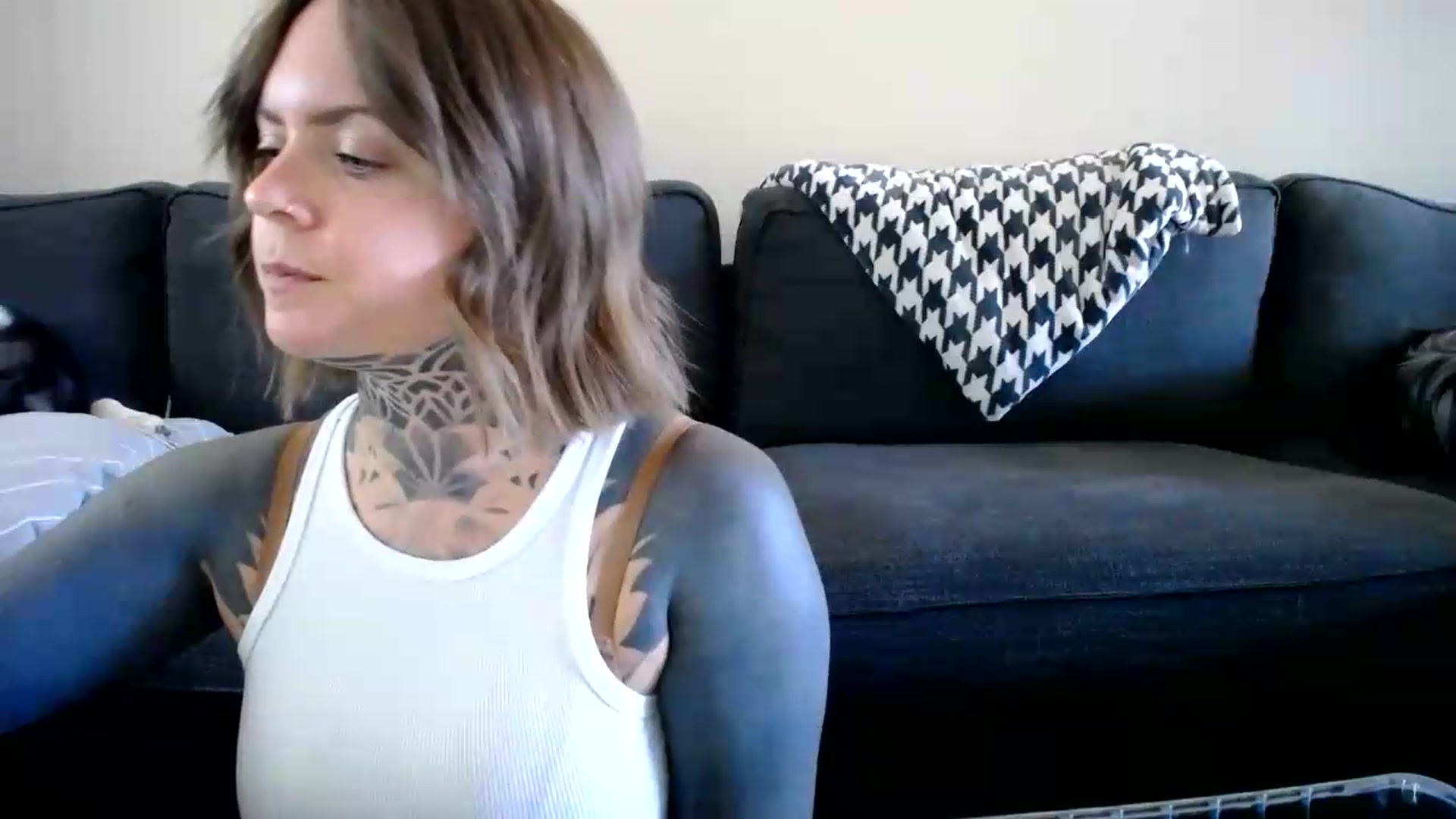 Gallery image thumbnail from ViVerdure's myfreecams stream on, 08/09/2026, 02:03 image 16 of 20