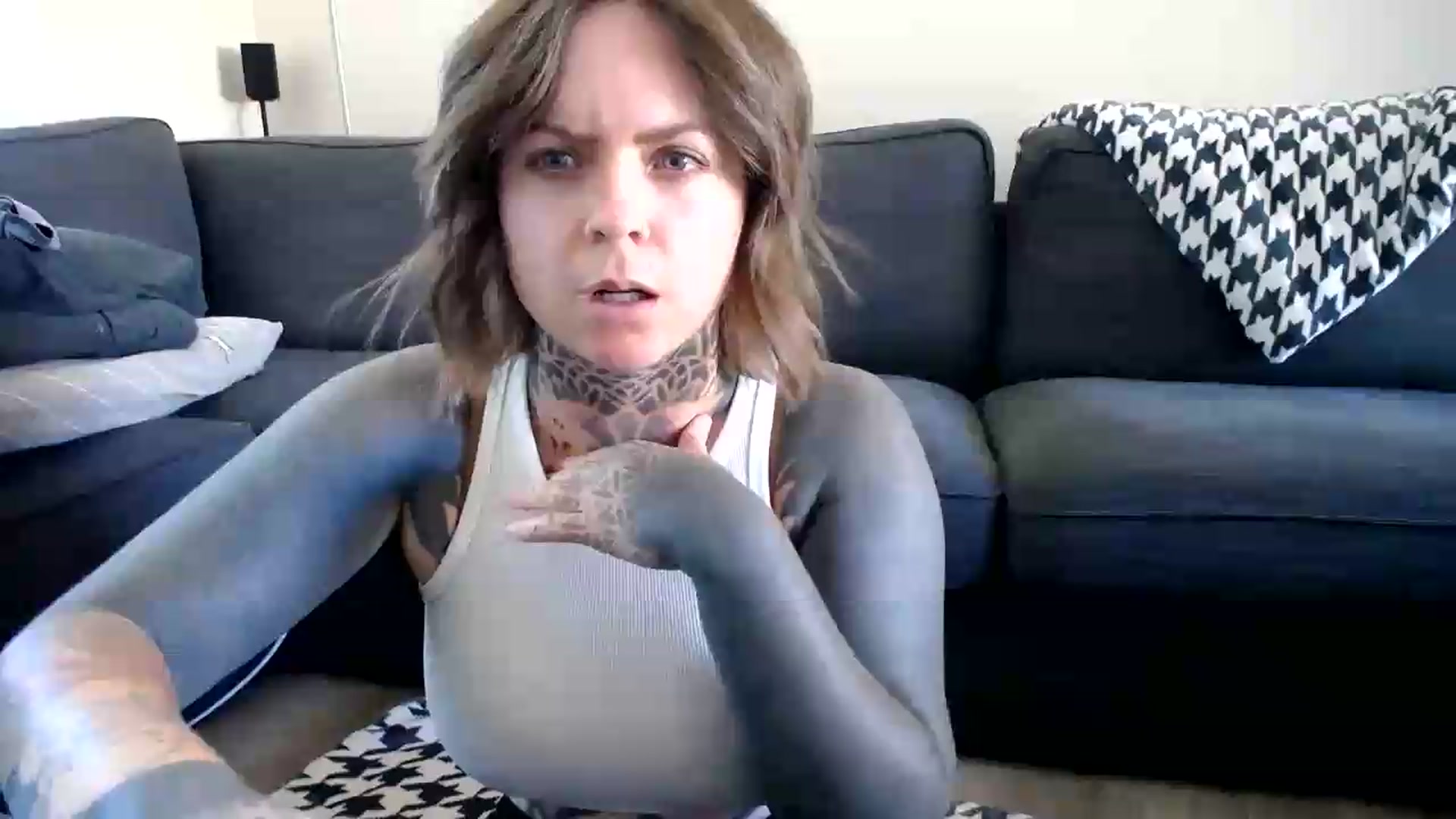 Gallery image thumbnail from ViVerdure's myfreecams stream on, 08/09/2026, 02:03 image 1 of 20
