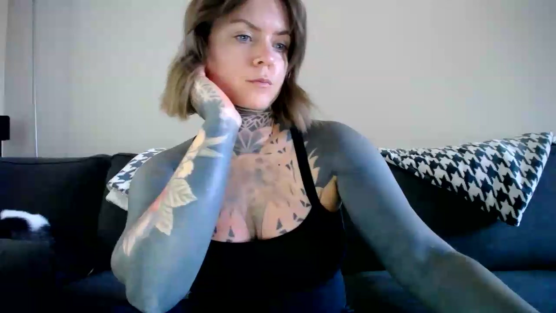 Gallery image thumbnail from ViVerdure's myfreecams stream on, 08/10/2026, 02:01 image 20 of 20