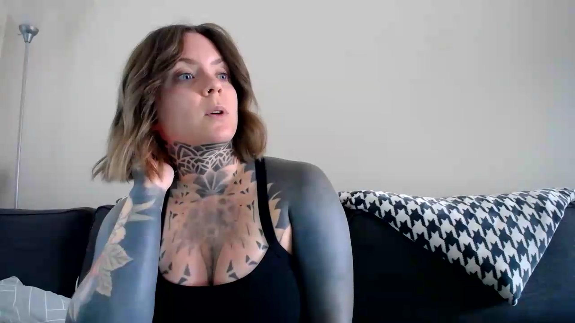 Gallery image thumbnail from ViVerdure's myfreecams stream on, 08/15/2026, 23:52 image 2 of 20