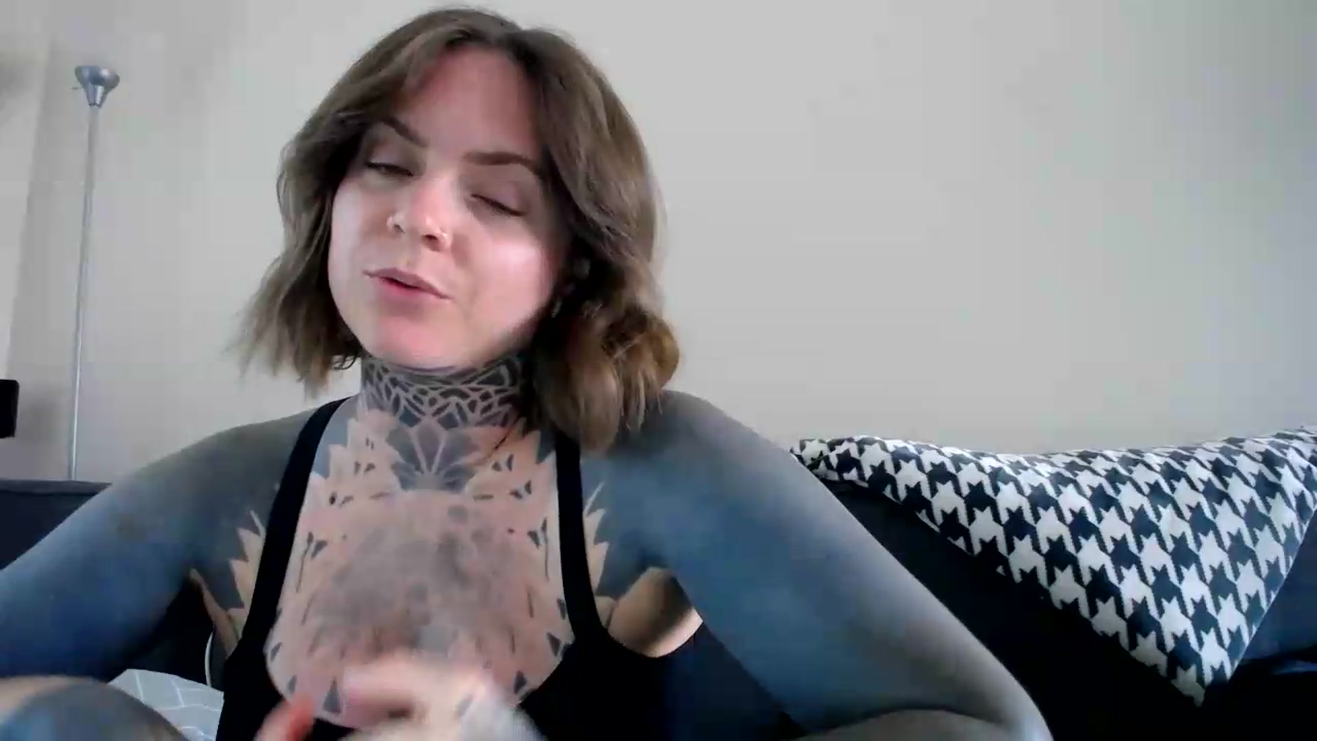 Gallery image thumbnail from ViVerdure's myfreecams stream on, 08/15/2026, 23:52 image 9 of 20