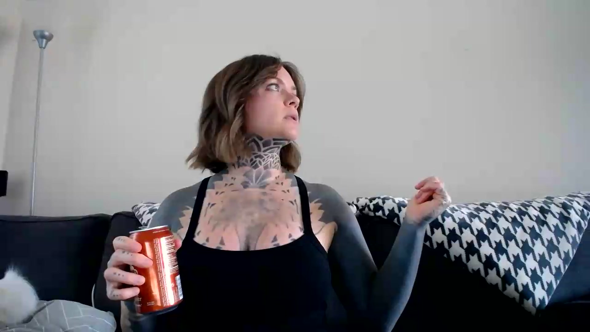 Gallery image thumbnail from ViVerdure's myfreecams stream on, 08/15/2026, 23:52 image 13 of 20
