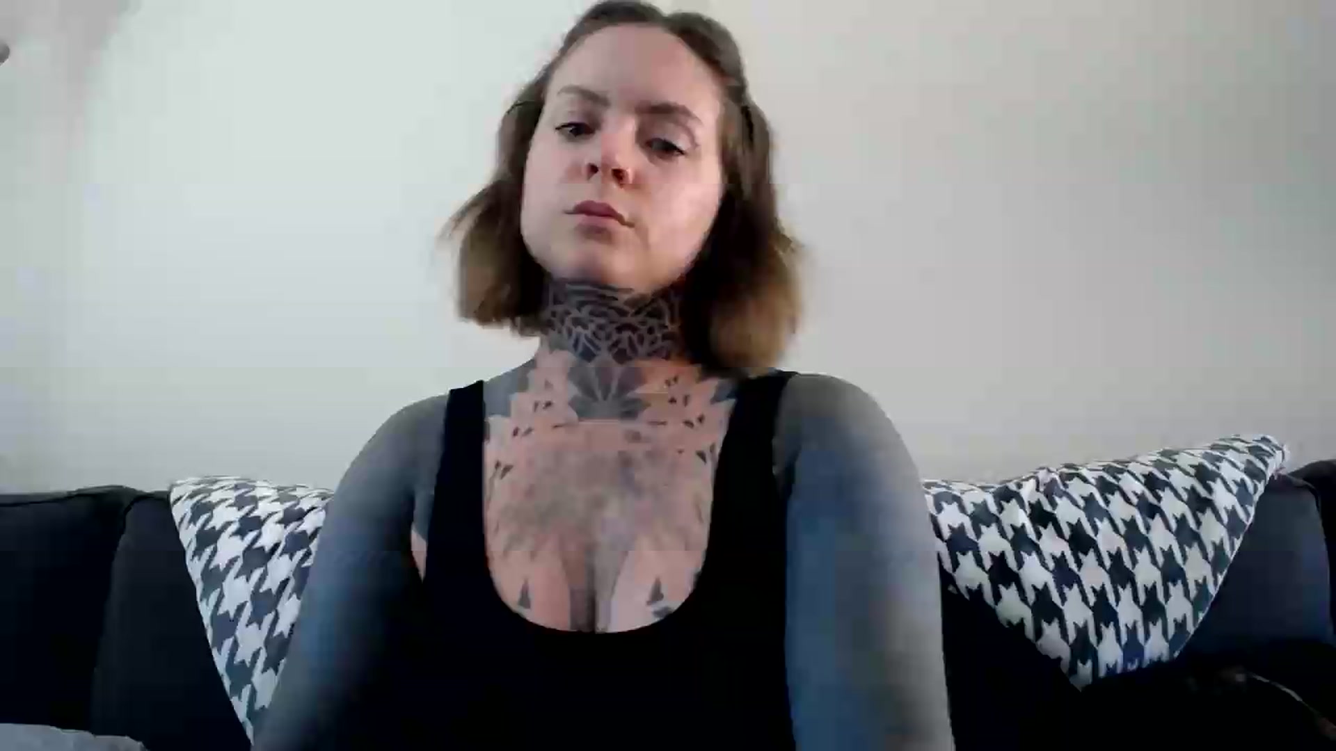 Gallery image thumbnail from ViVerdure's myfreecams stream on, 08/16/2026, 21:16 image 13 of 20
