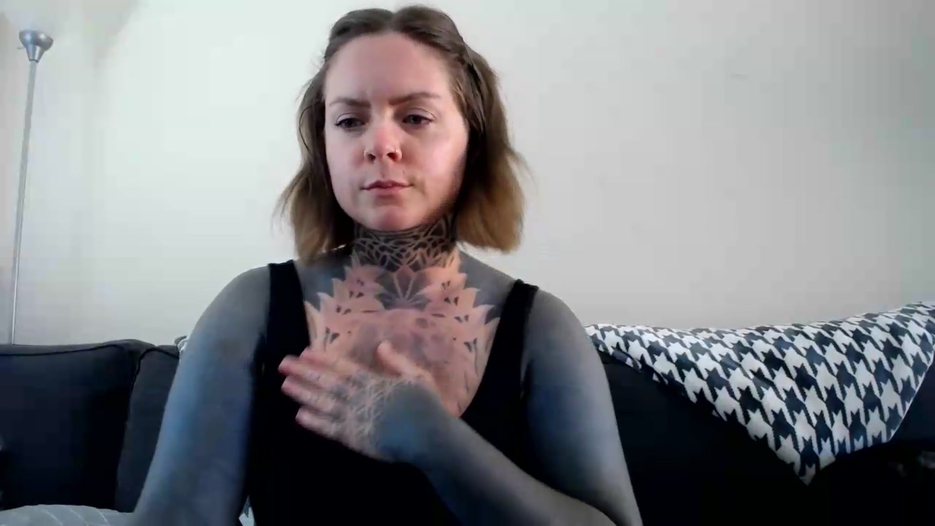 Gallery image thumbnail from ViVerdure's myfreecams stream on, 08/16/2026, 21:16 image 2 of 20