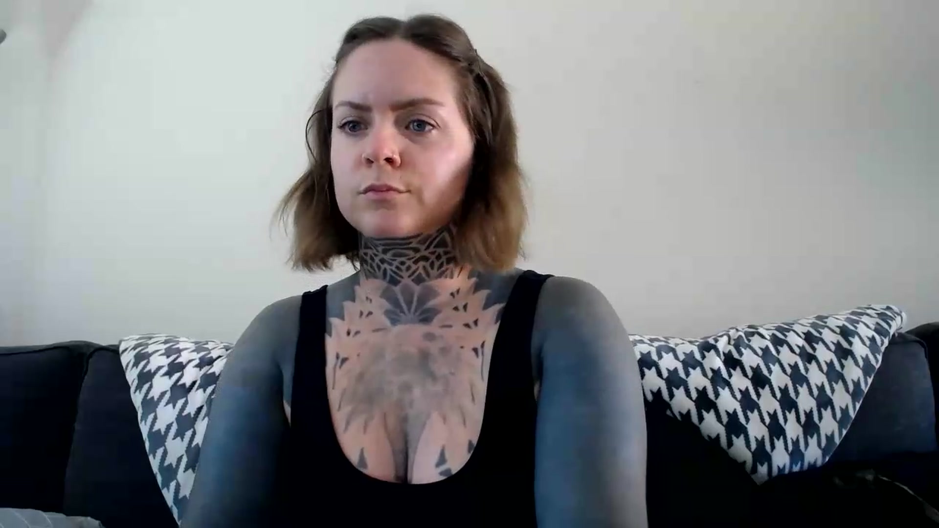 Gallery image thumbnail from ViVerdure's myfreecams stream on, 08/16/2026, 21:16 image 18 of 20