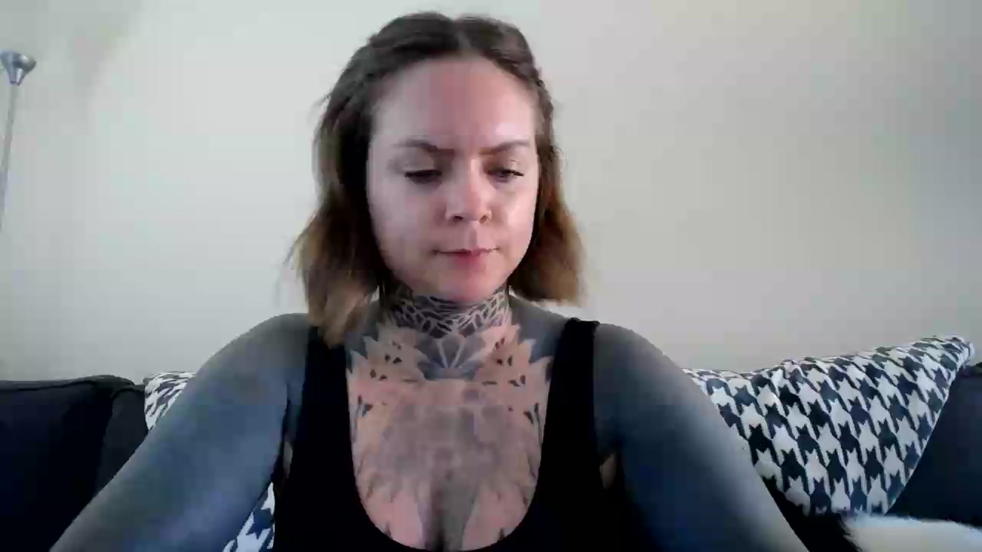 Gallery image thumbnail from ViVerdure's myfreecams stream on, 08/16/2026, 23:01 image 9 of 20