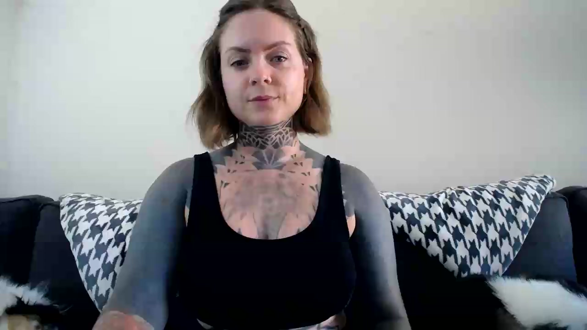 Gallery image thumbnail from ViVerdure's myfreecams stream on, 08/16/2026, 23:01 image 7 of 20