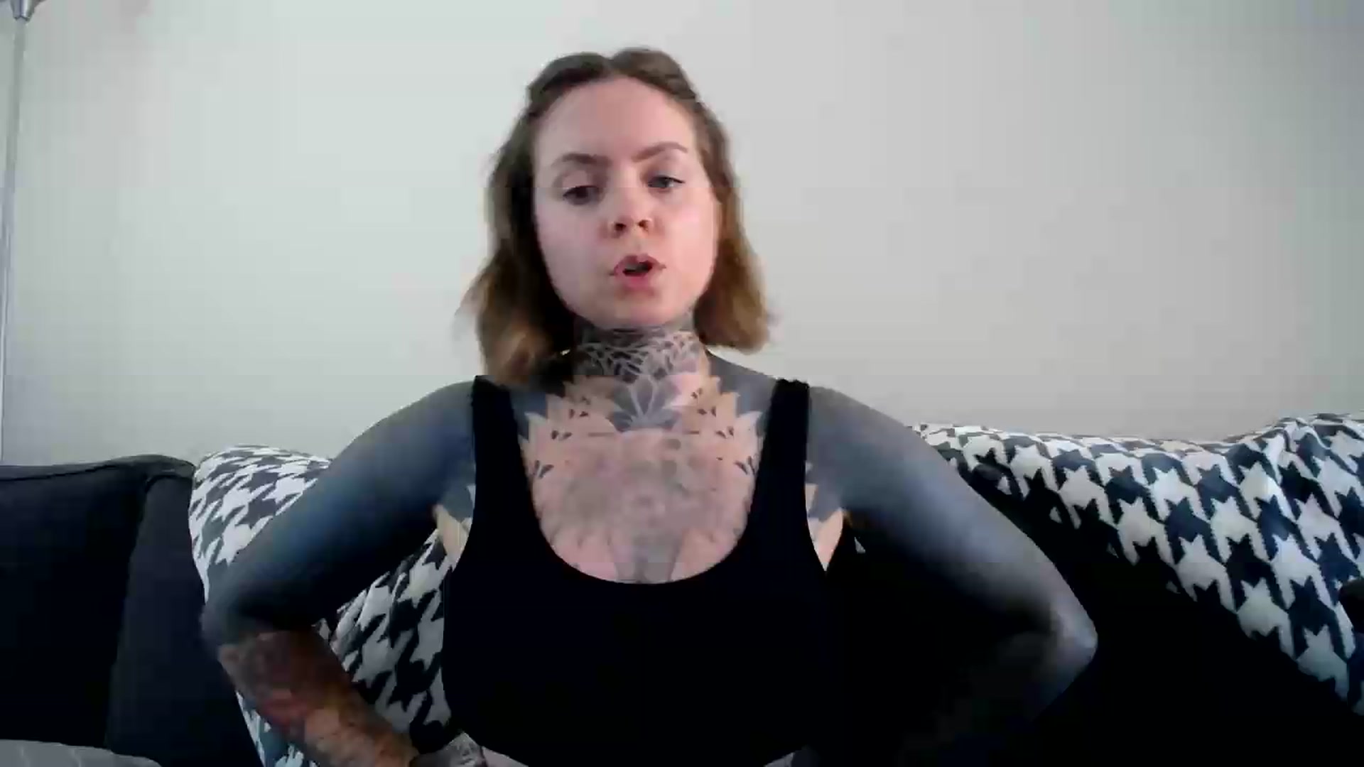 Gallery image thumbnail from ViVerdure's myfreecams stream on, 08/16/2026, 23:01 image 12 of 20