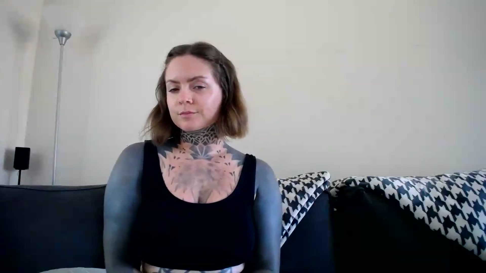 Gallery image thumbnail from ViVerdure's myfreecams stream on, 08/17/2026, 02:02 image 12 of 20