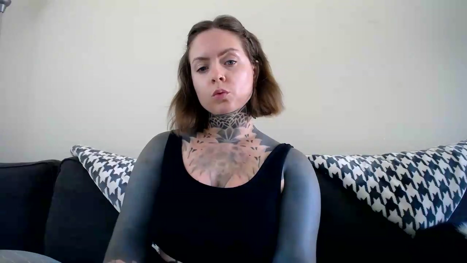 Gallery image thumbnail from ViVerdure's myfreecams stream on, 08/17/2026, 02:02 image 3 of 20