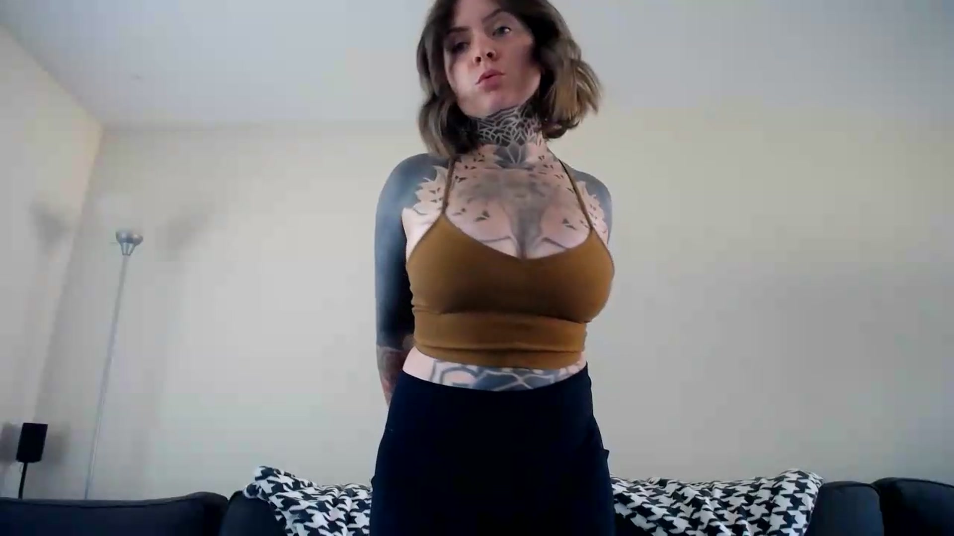 Gallery image thumbnail from ViVerdure's myfreecams stream on, 09/12/2026, 01:33 image 14 of 20