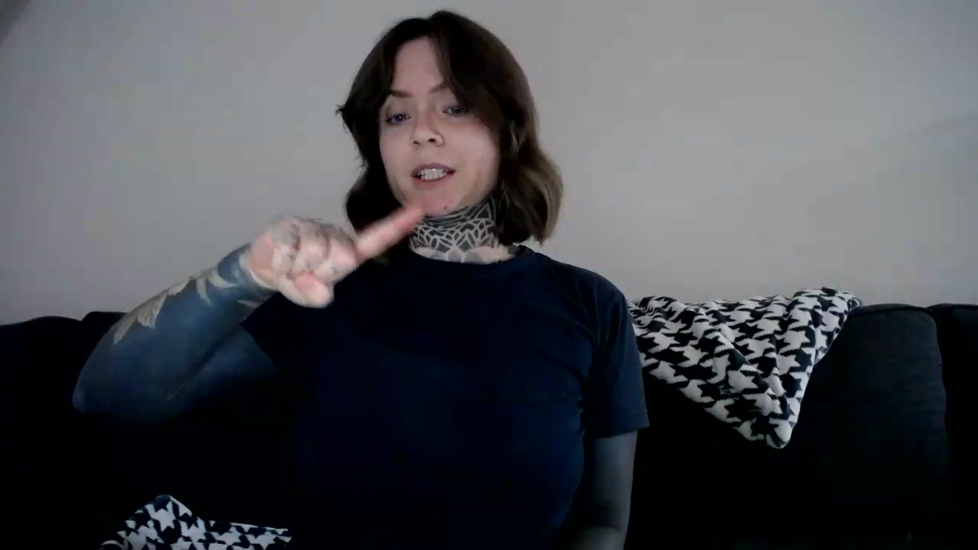 Gallery image thumbnail from ViVerdure's myfreecams stream on, 09/13/2026, 02:02 image 16 of 20