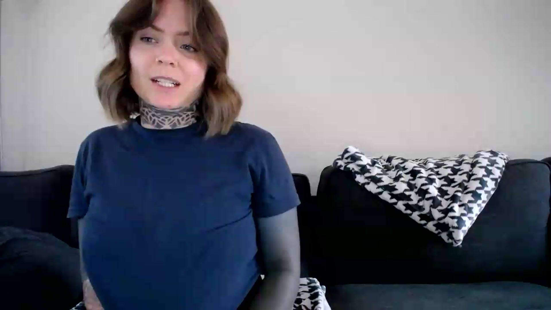 Gallery image thumbnail from ViVerdure's myfreecams stream on, 09/13/2026, 02:02 image 6 of 20