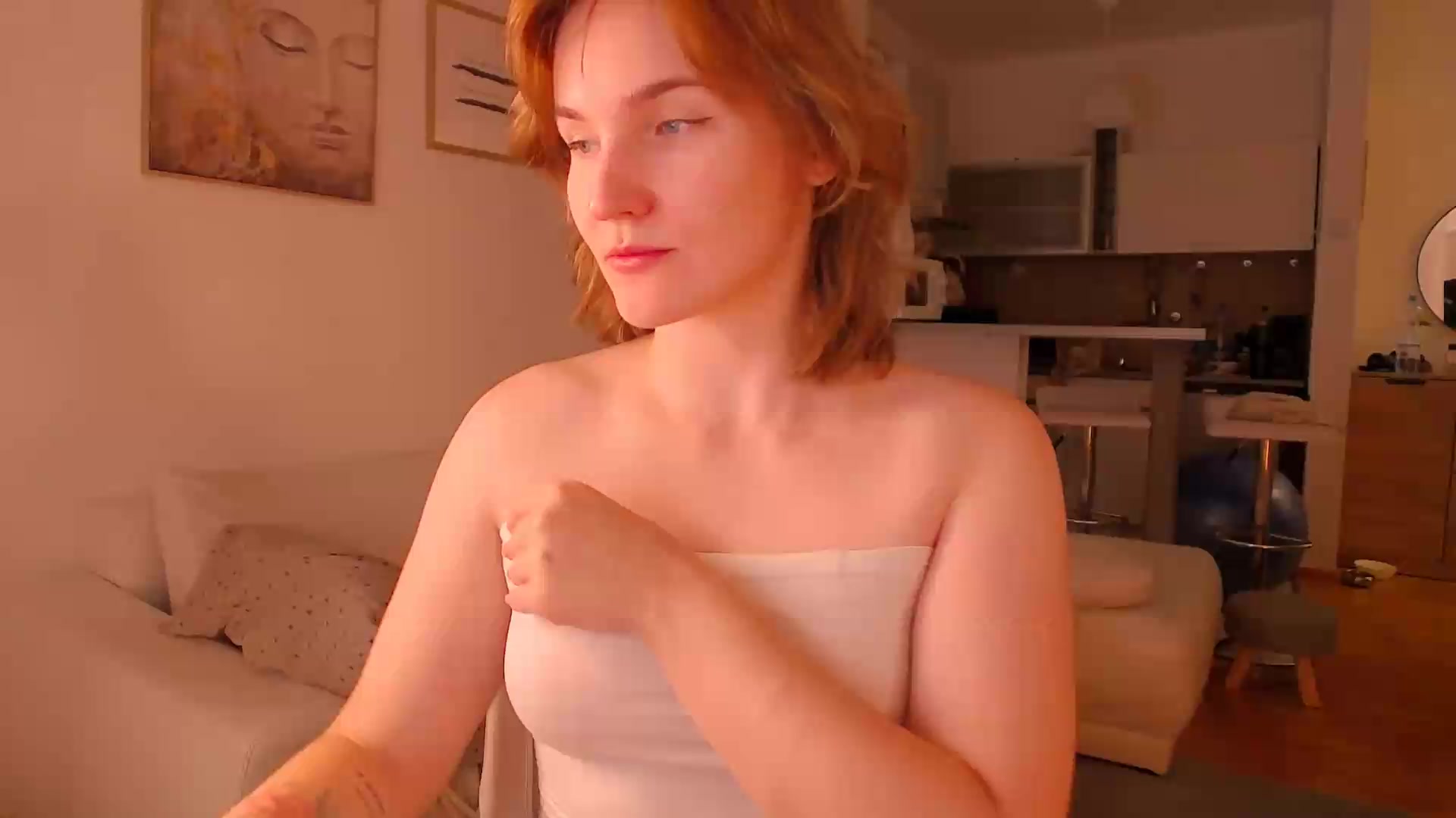 Gallery image thumbnail from Vi_Moore's myfreecams stream on, 09/17/2026, 17:31 image 15 of 20