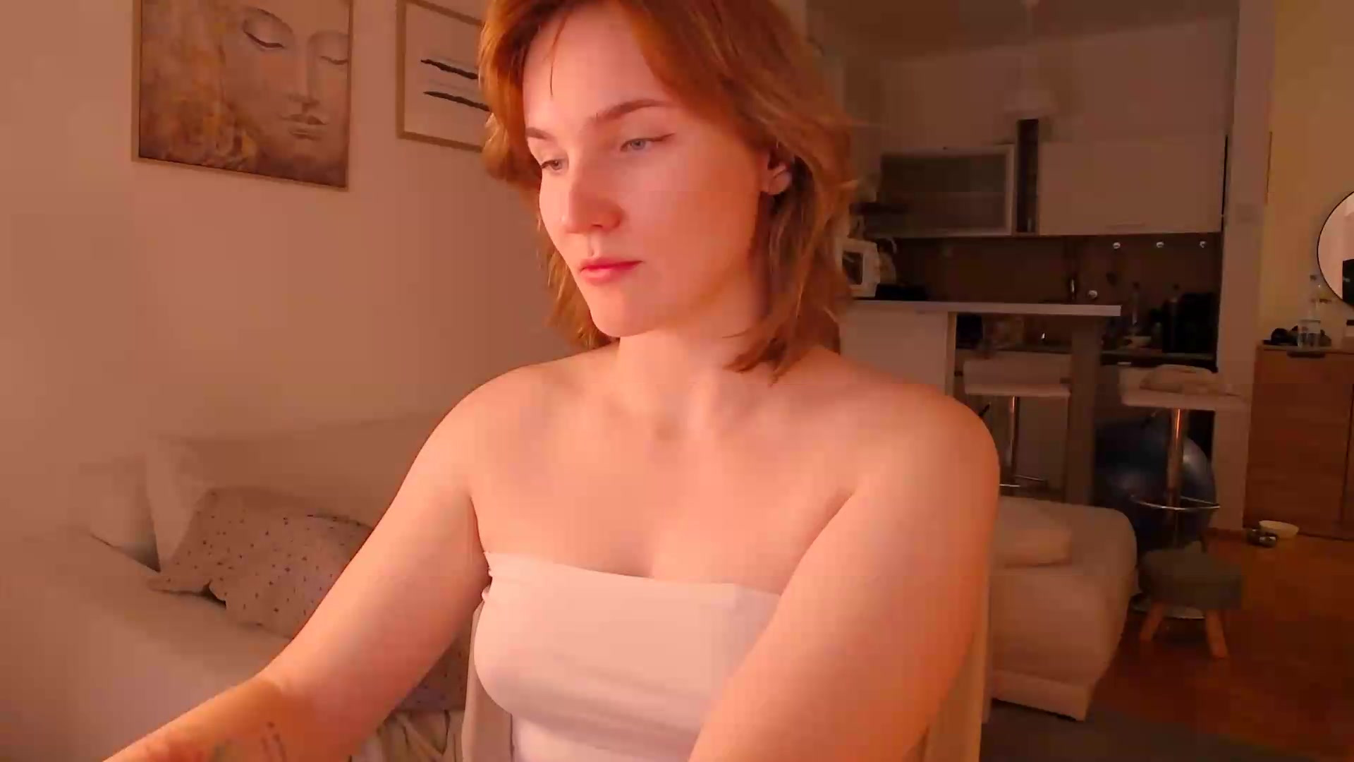 Gallery image thumbnail from Vi_Moore's myfreecams stream on, 09/17/2026, 17:31 image 19 of 20