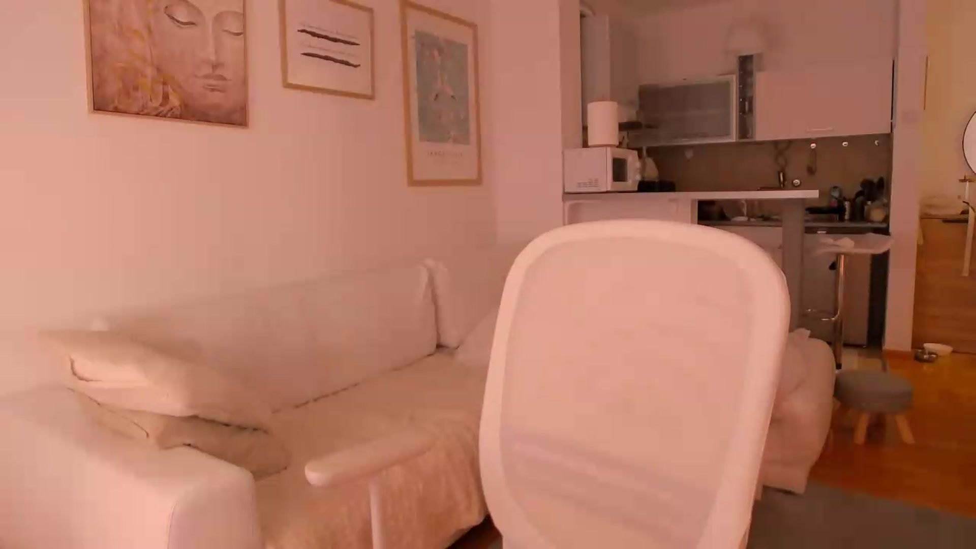 Gallery image thumbnail from Vi_Moore's myfreecams stream on, 09/19/2026, 18:12 image 12 of 20
