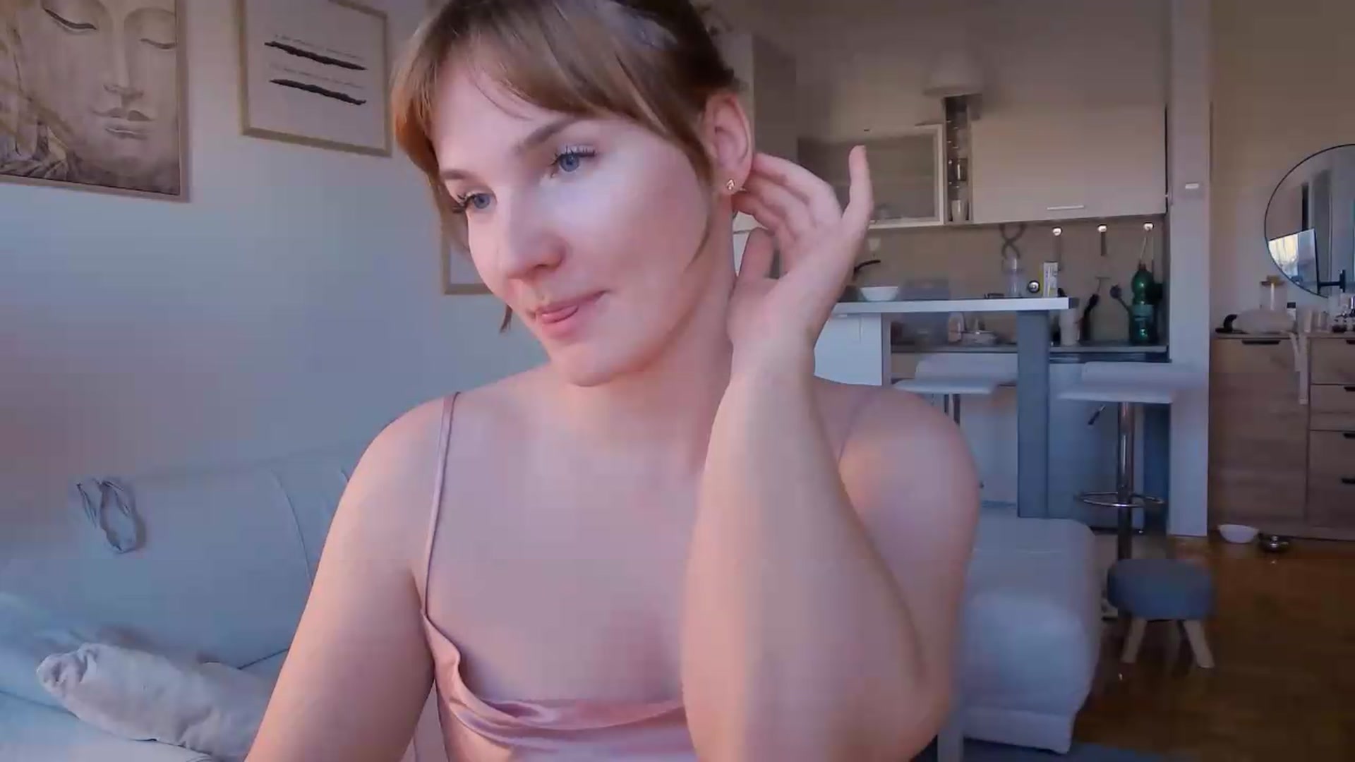 Gallery image thumbnail from Vi_Moore's myfreecams stream on, 09/23/2026, 05:18 image 20 of 20