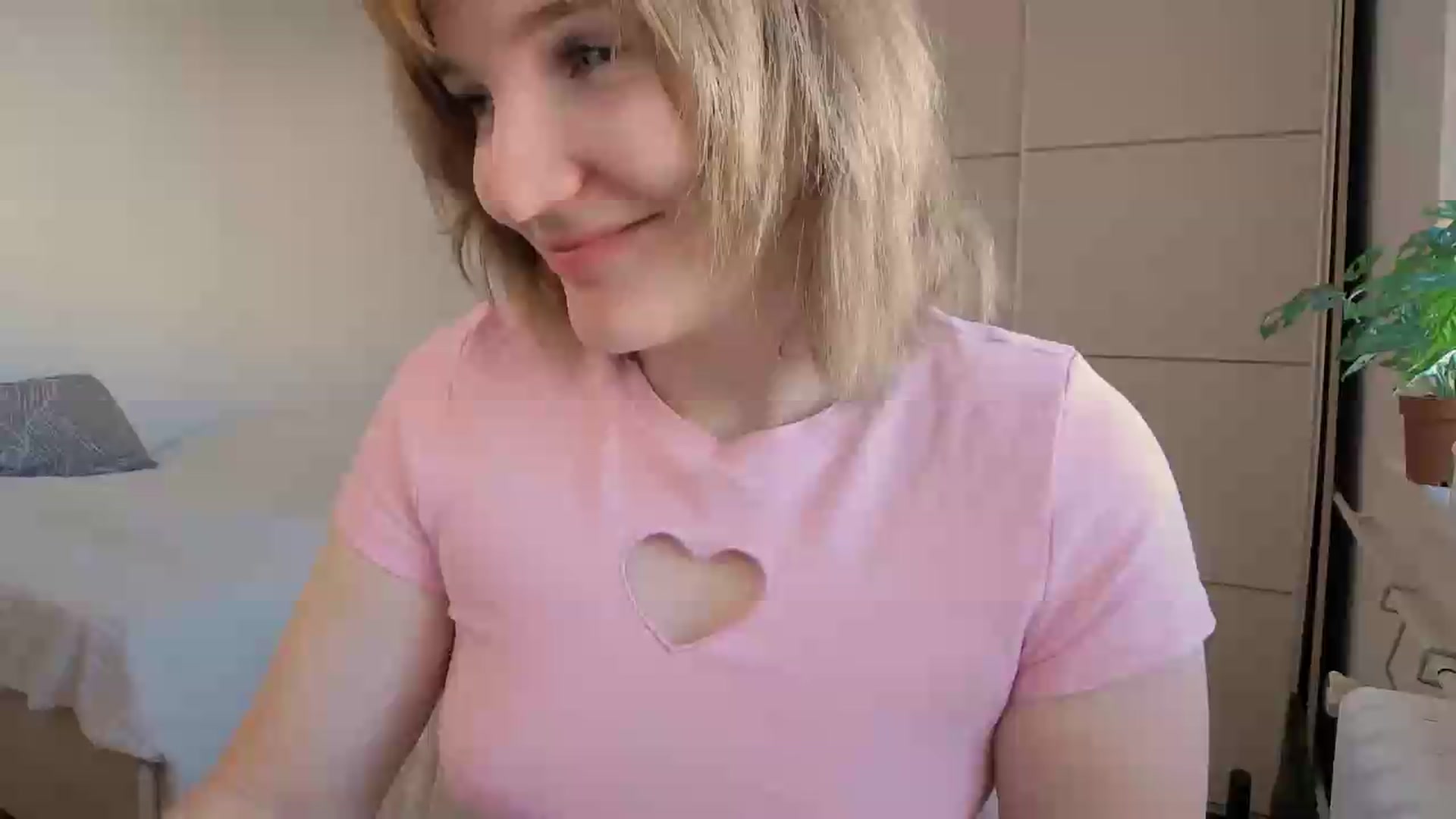 Gallery image thumbnail from Vi_Moore's myfreecams stream on, 09/28/2026, 07:28 image 6 of 20