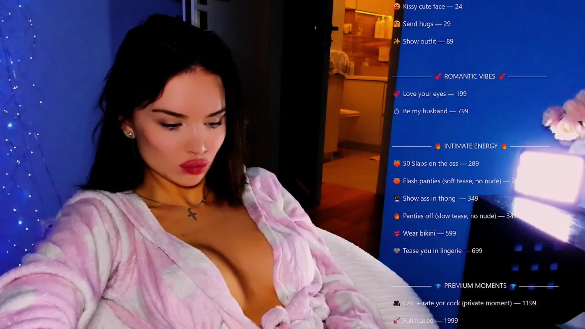 Gallery image thumbnail from ViagraLady's myfreecams stream on, 12/25/2025, 21:15 image 18 of 20