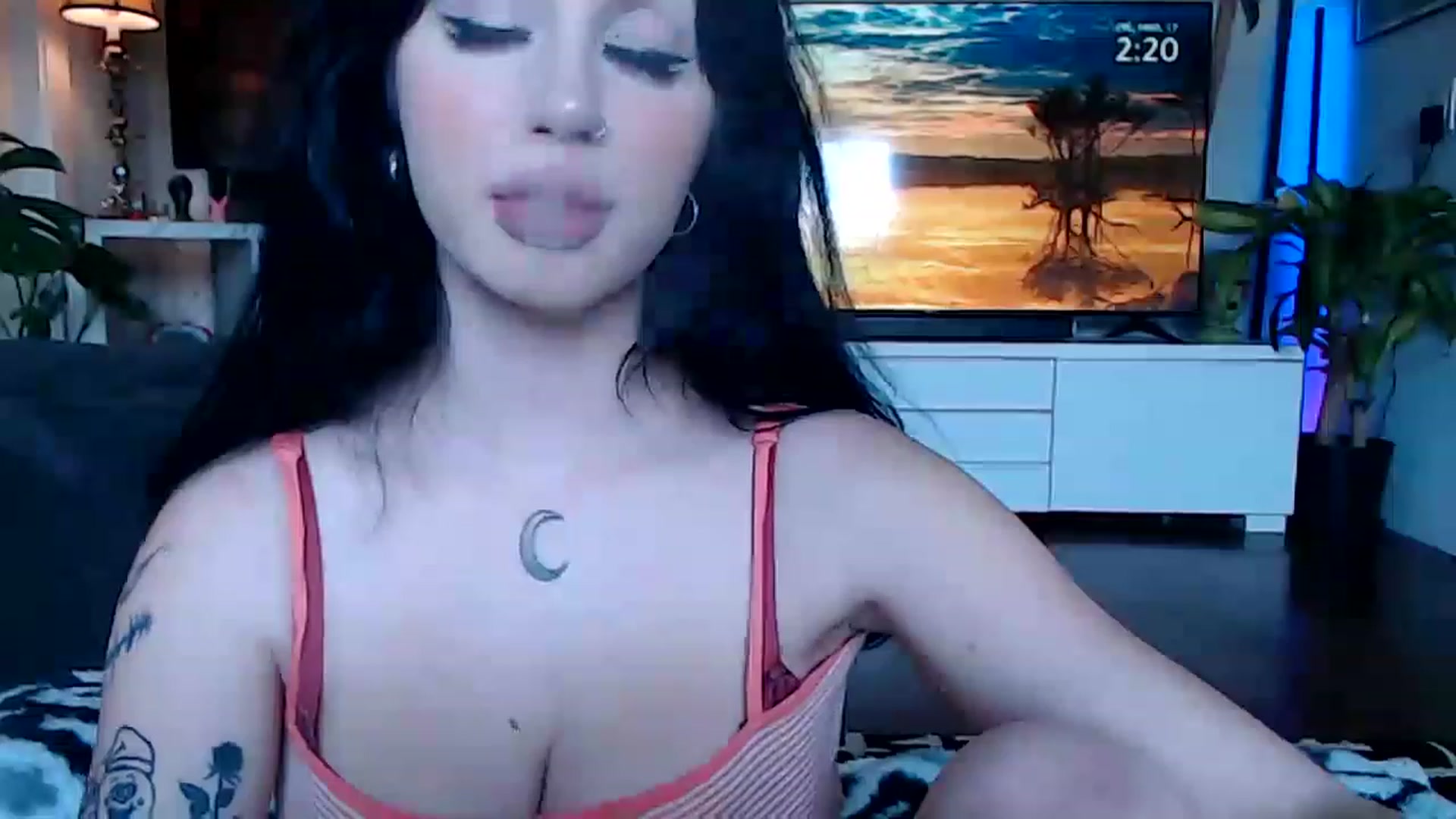 Gallery image thumbnail from Vibabyx's myfreecams stream on, 03/17/2023, 21:55 image 4 of 20