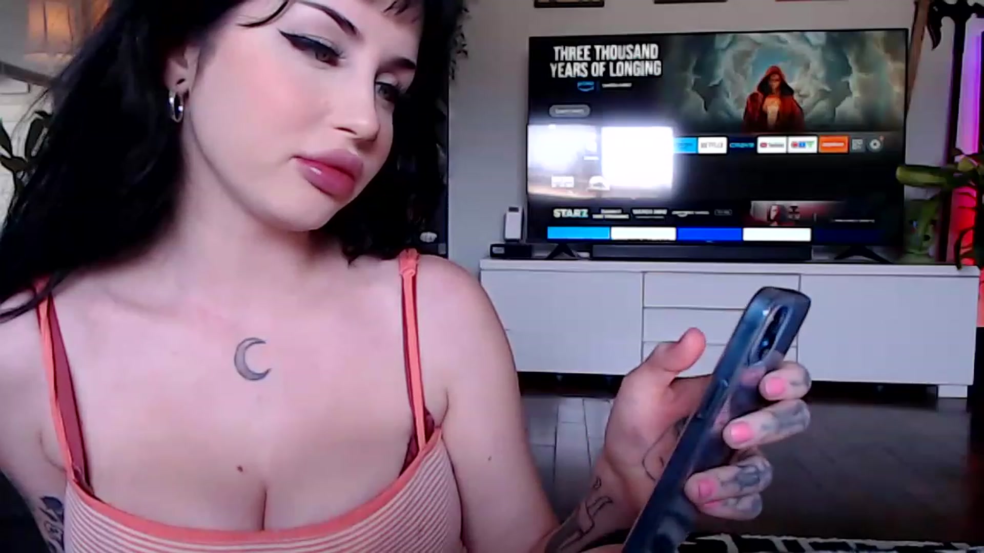 Gallery image thumbnail from Vibabyx's myfreecams stream on, 03/17/2023, 21:55 image 18 of 20
