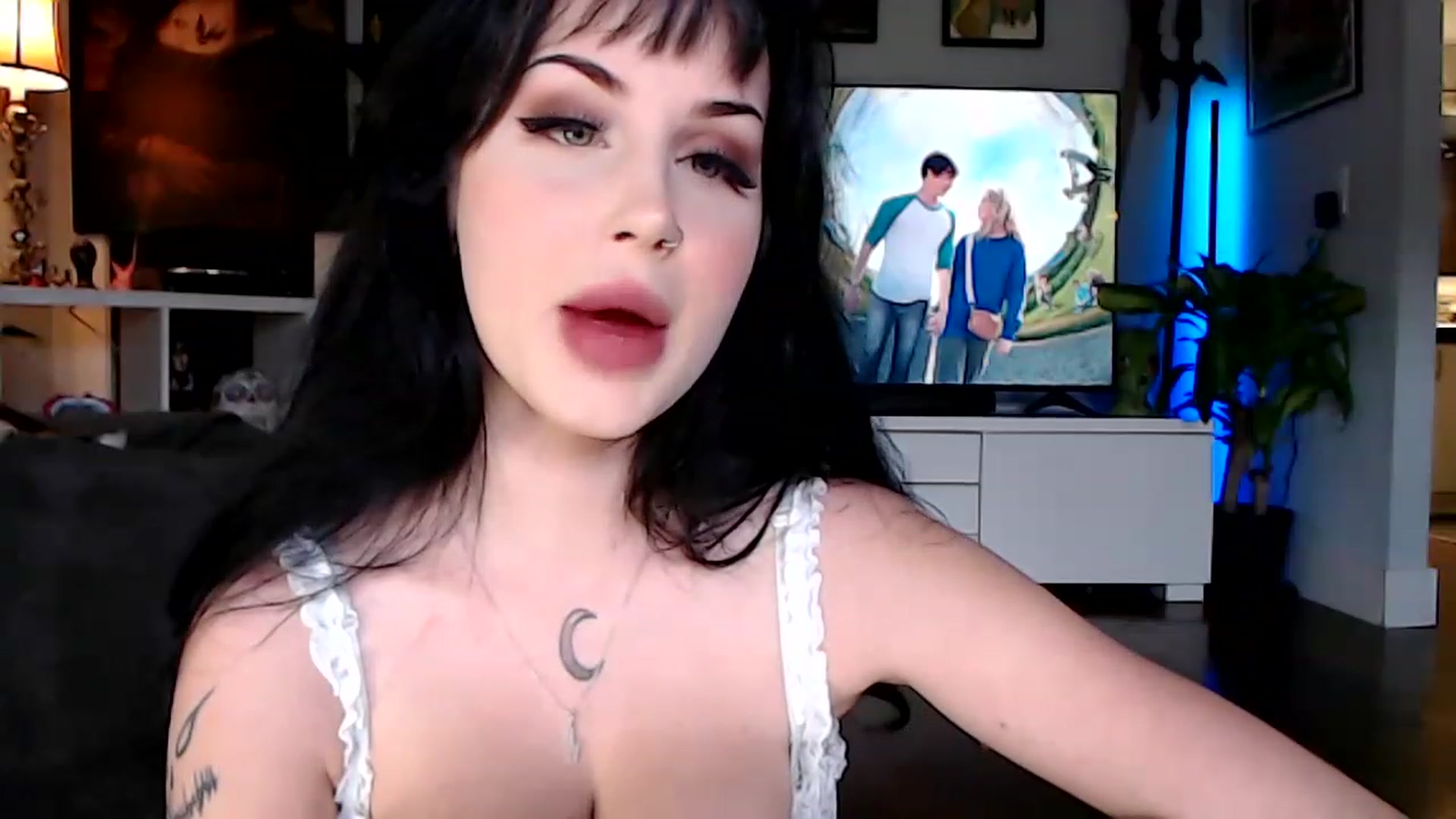 Gallery image thumbnail from Vibabyx's myfreecams stream on, 03/20/2023, 22:51 image 14 of 20
