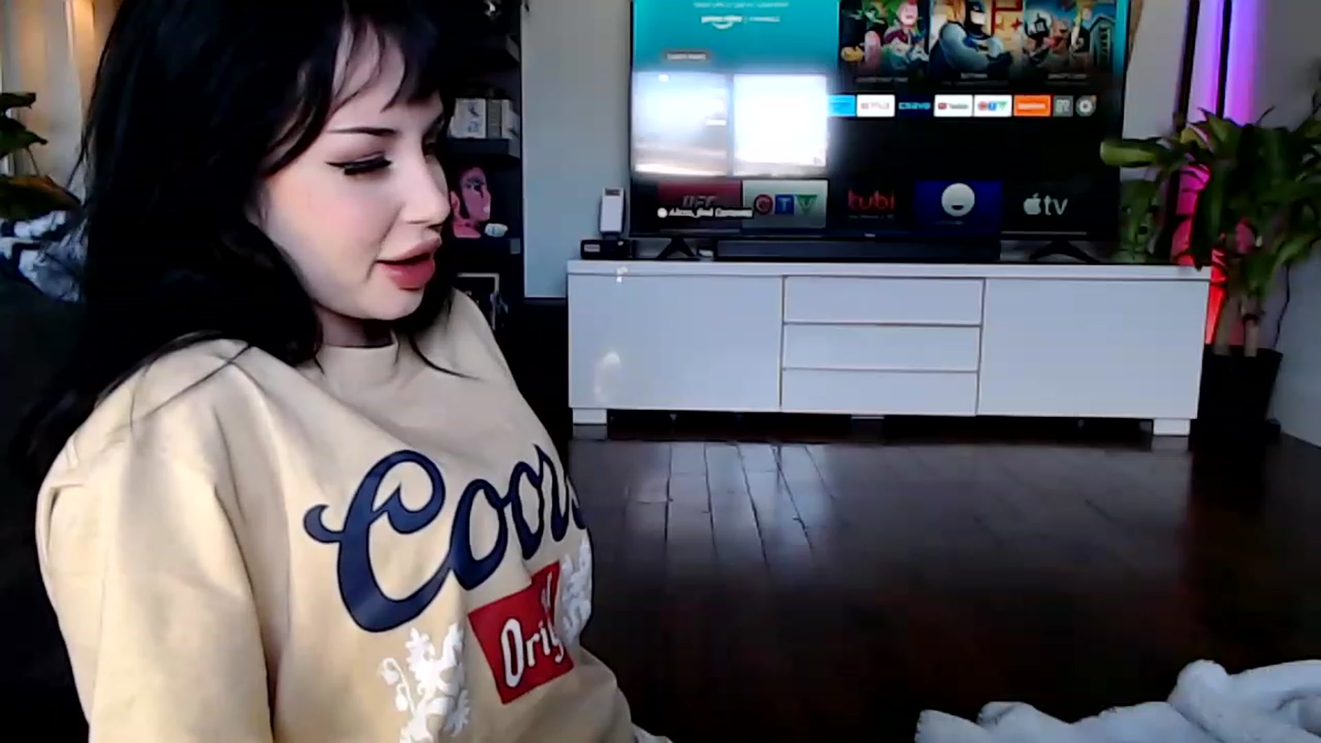 Gallery image thumbnail from Vibabyx's myfreecams stream on, 03/21/2023, 21:03 image 9 of 20