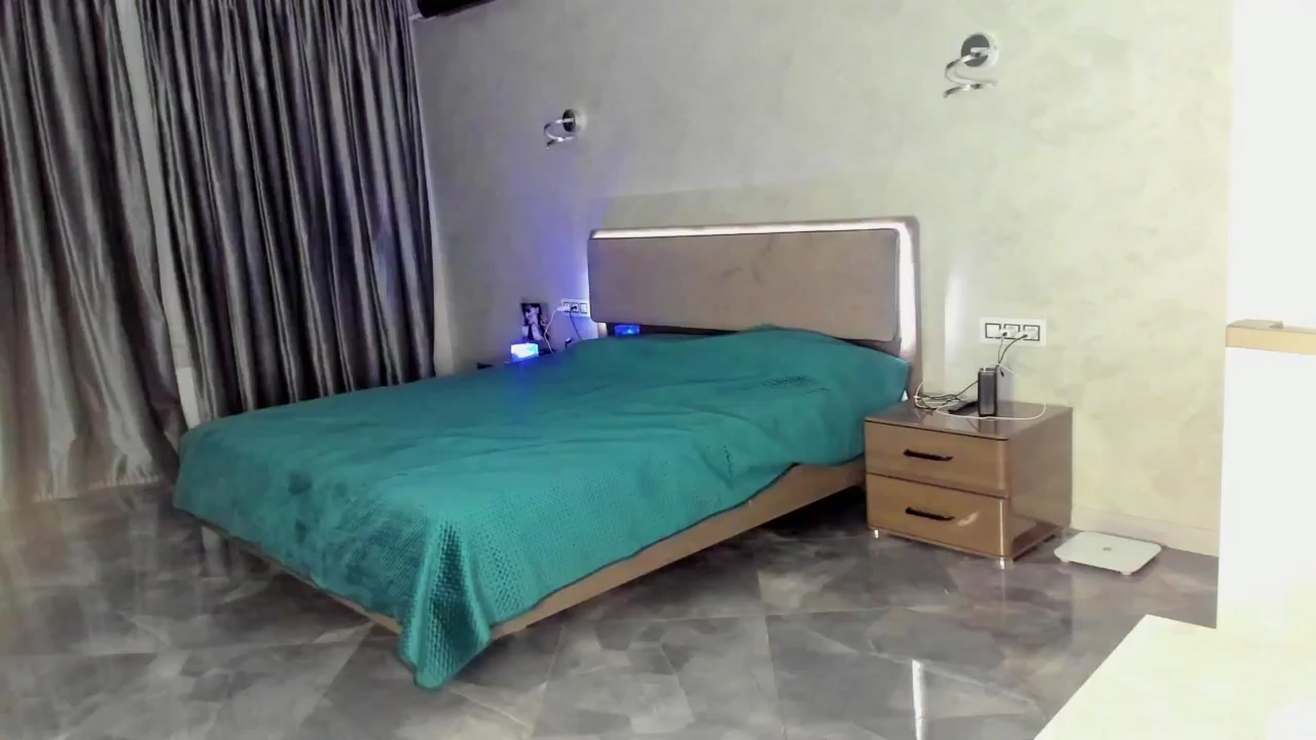 Gallery image thumbnail from VibeK_'s myfreecams stream on, 08/18/2024, 18:23 image 5 of 20