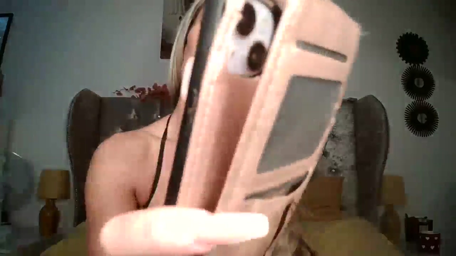 Gallery image thumbnail from VicSecret's myfreecams stream on, 04/22/2024, 13:17 image 10 of 20