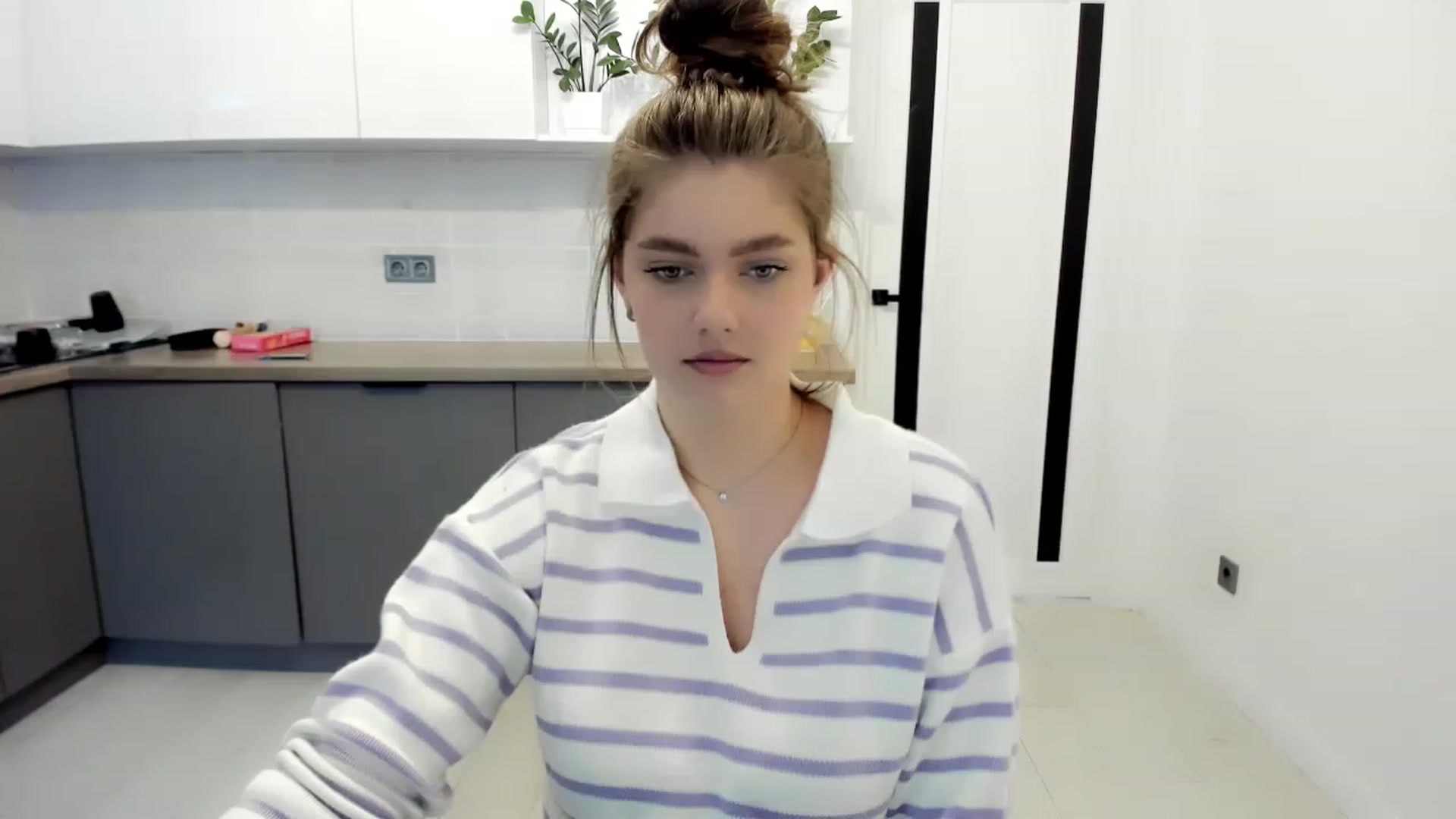 Gallery image thumbnail from VickiVong's myfreecams stream on, 11/23/2022, 09:11 image 7 of 20