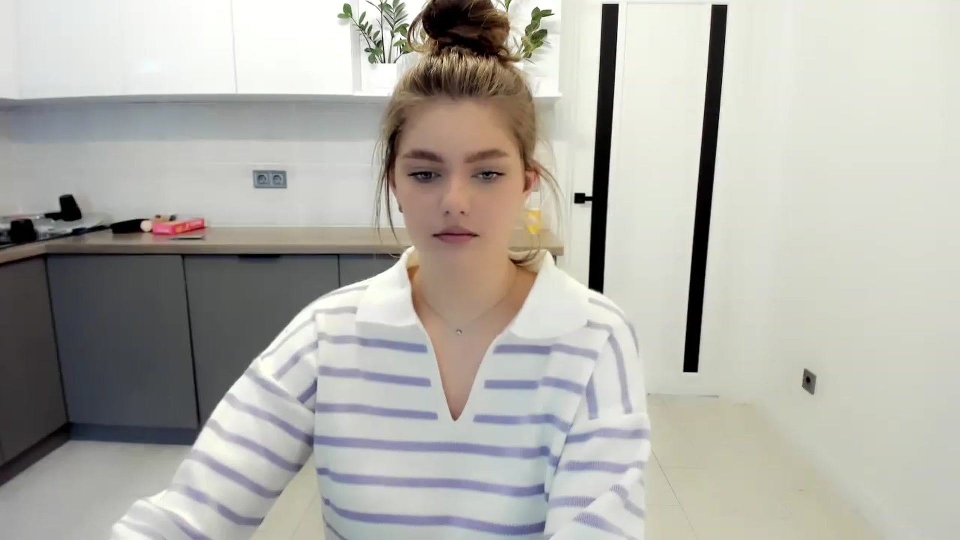Gallery image thumbnail from VickiVong's myfreecams stream on, 11/23/2022, 09:11 image 3 of 20