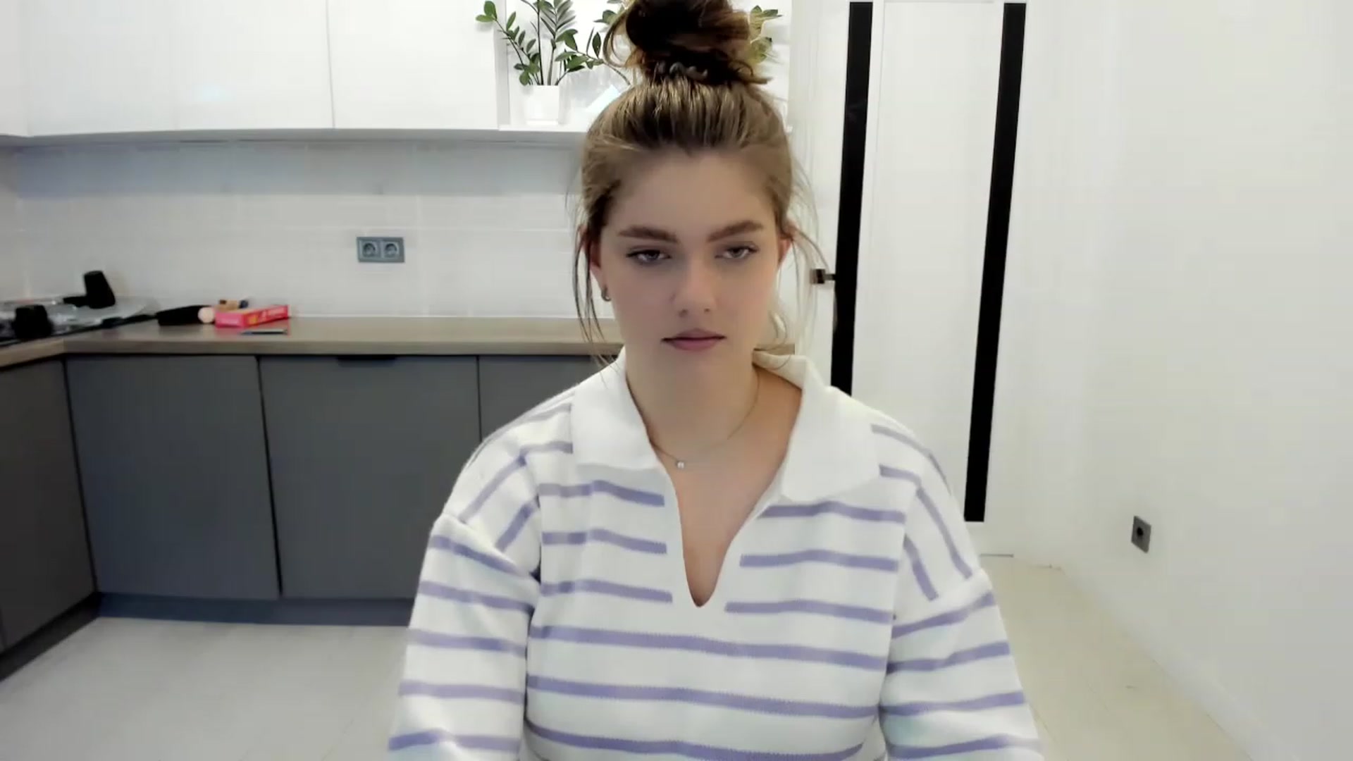 Gallery image thumbnail from VickiVong's myfreecams stream on, 11/23/2022, 09:11 image 13 of 20