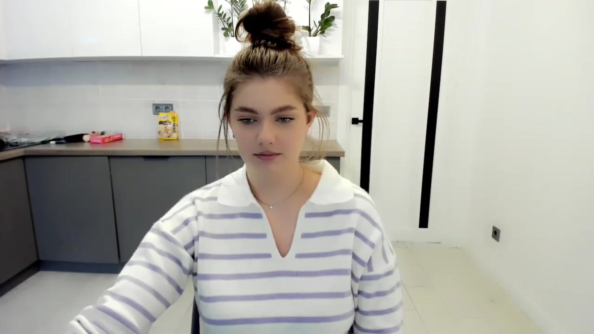 Gallery image thumbnail from VickiVong's myfreecams stream on, 11/23/2022, 10:38 image 18 of 20