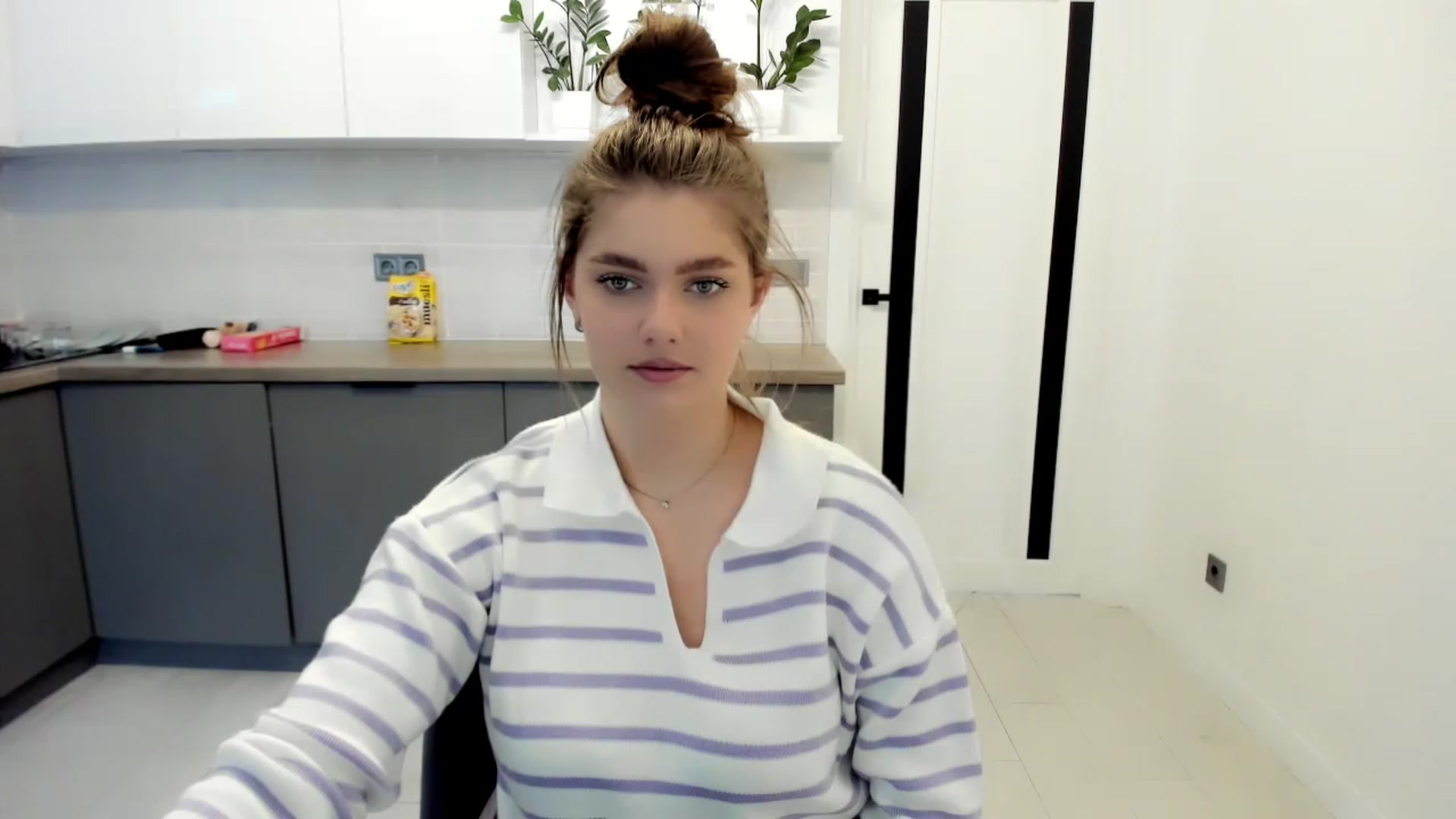 Gallery image thumbnail from VickiVong's myfreecams stream on, 11/23/2022, 10:38 image 5 of 20