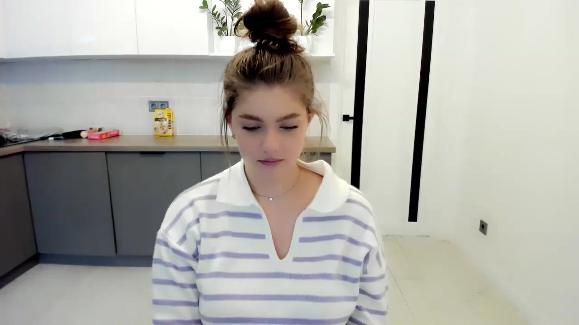 Gallery image thumbnail from VickiVong's myfreecams stream on, 11/23/2022, 10:38 image 13 of 20