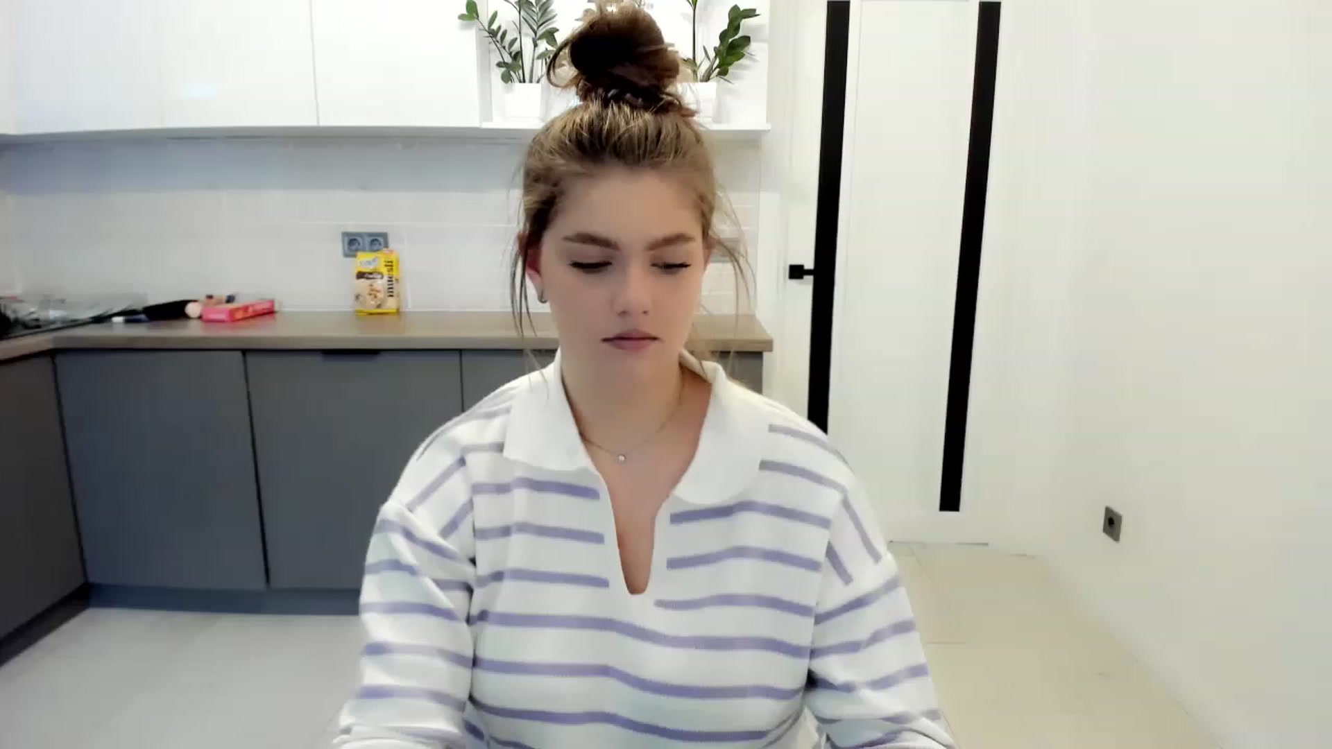 Gallery image thumbnail from VickiVong's myfreecams stream on, 11/23/2022, 10:38 image 2 of 20