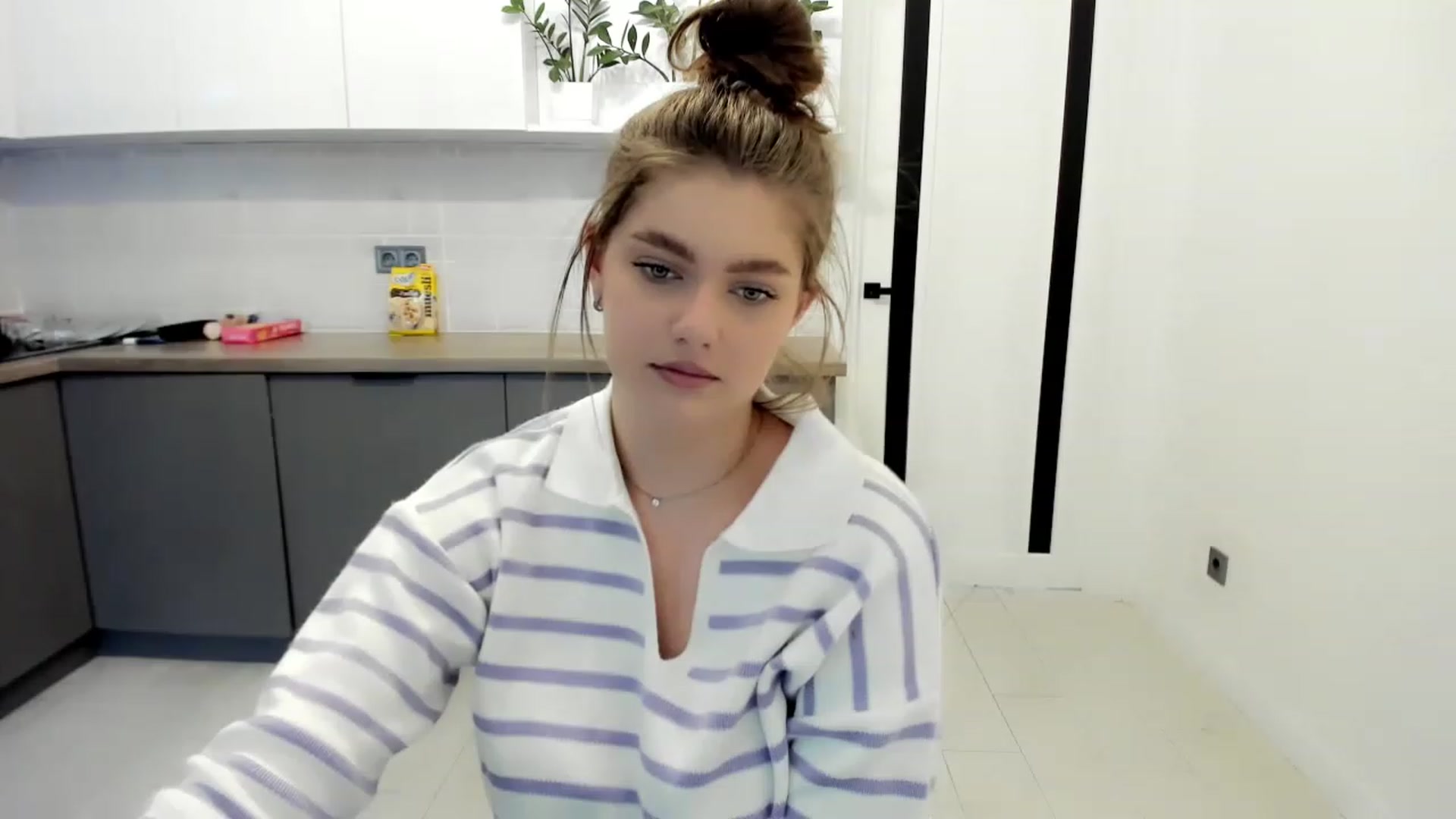 Gallery image thumbnail from VickiVong's myfreecams stream on, 11/23/2022, 10:38 image 19 of 20
