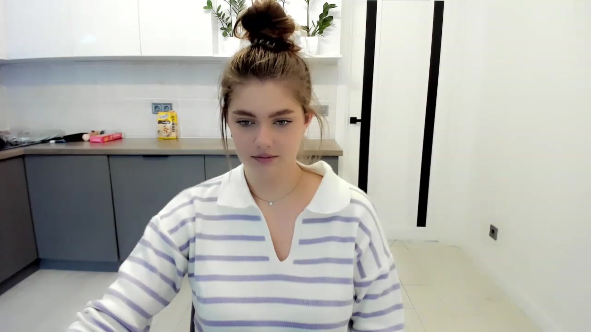 Gallery image thumbnail from VickiVong's myfreecams stream on, 11/23/2022, 10:38 image 12 of 20