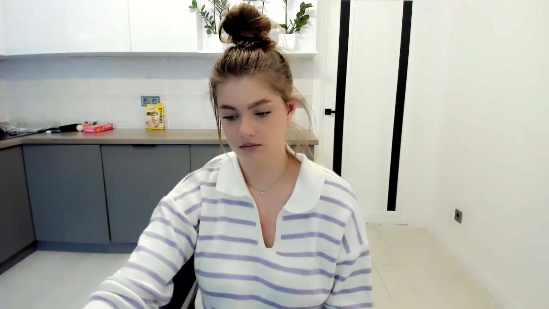 Gallery image thumbnail from VickiVong's myfreecams stream on, 11/23/2022, 10:38 image 1 of 20