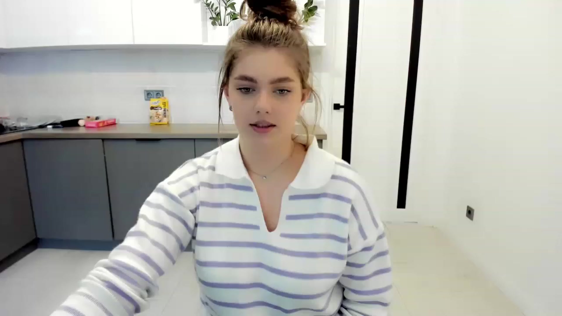 Gallery image thumbnail from VickiVong's myfreecams stream on, 11/23/2022, 11:46 image 1 of 20