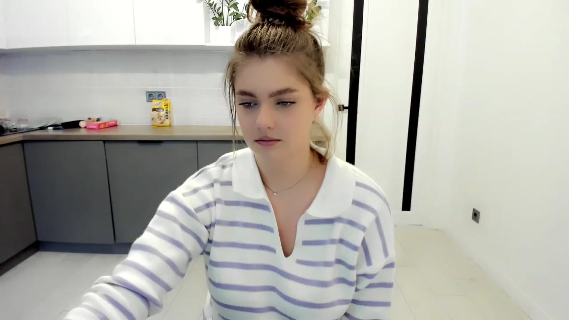 Gallery image thumbnail from VickiVong's myfreecams stream on, 11/23/2022, 11:46 image 5 of 20