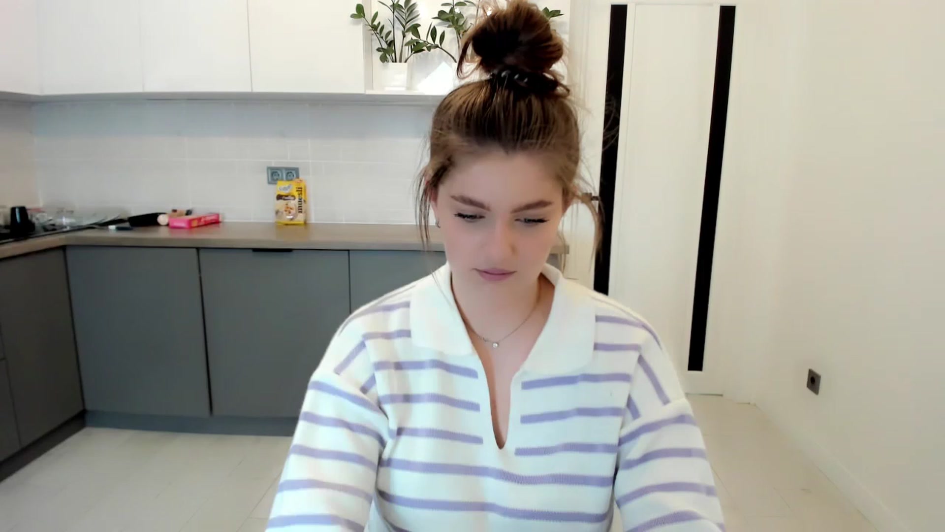 Gallery image thumbnail from VickiVong's myfreecams stream on, 11/23/2022, 12:54 image 2 of 20