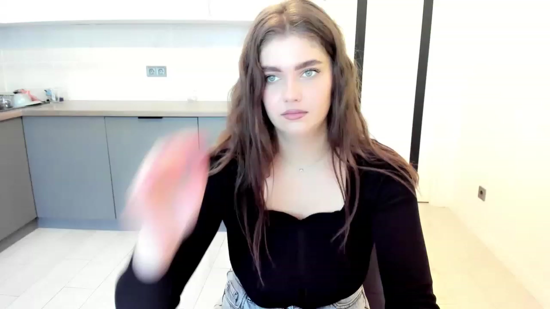 Gallery image thumbnail from VickiVong's myfreecams stream on, 12/05/2022, 11:15 image 10 of 20