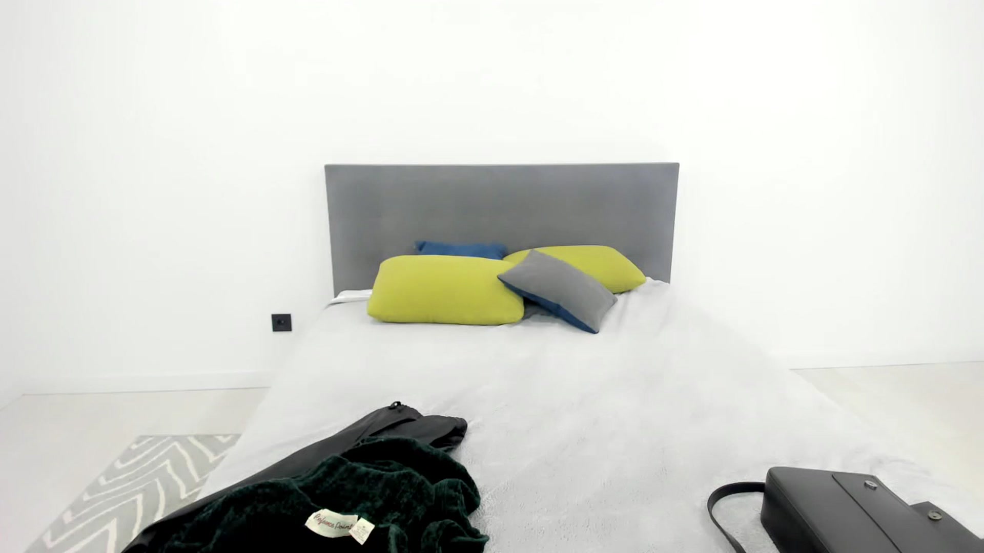 Gallery image thumbnail from VickiVong's myfreecams stream on, 12/06/2022, 13:05 image 19 of 20
