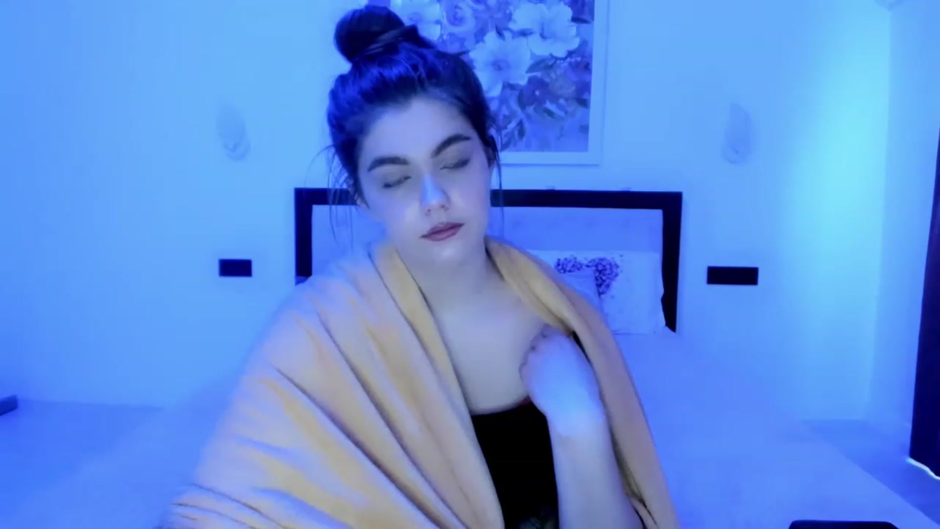 Gallery image thumbnail from VickiVong's myfreecams stream on, 12/20/2022, 09:52 image 10 of 20