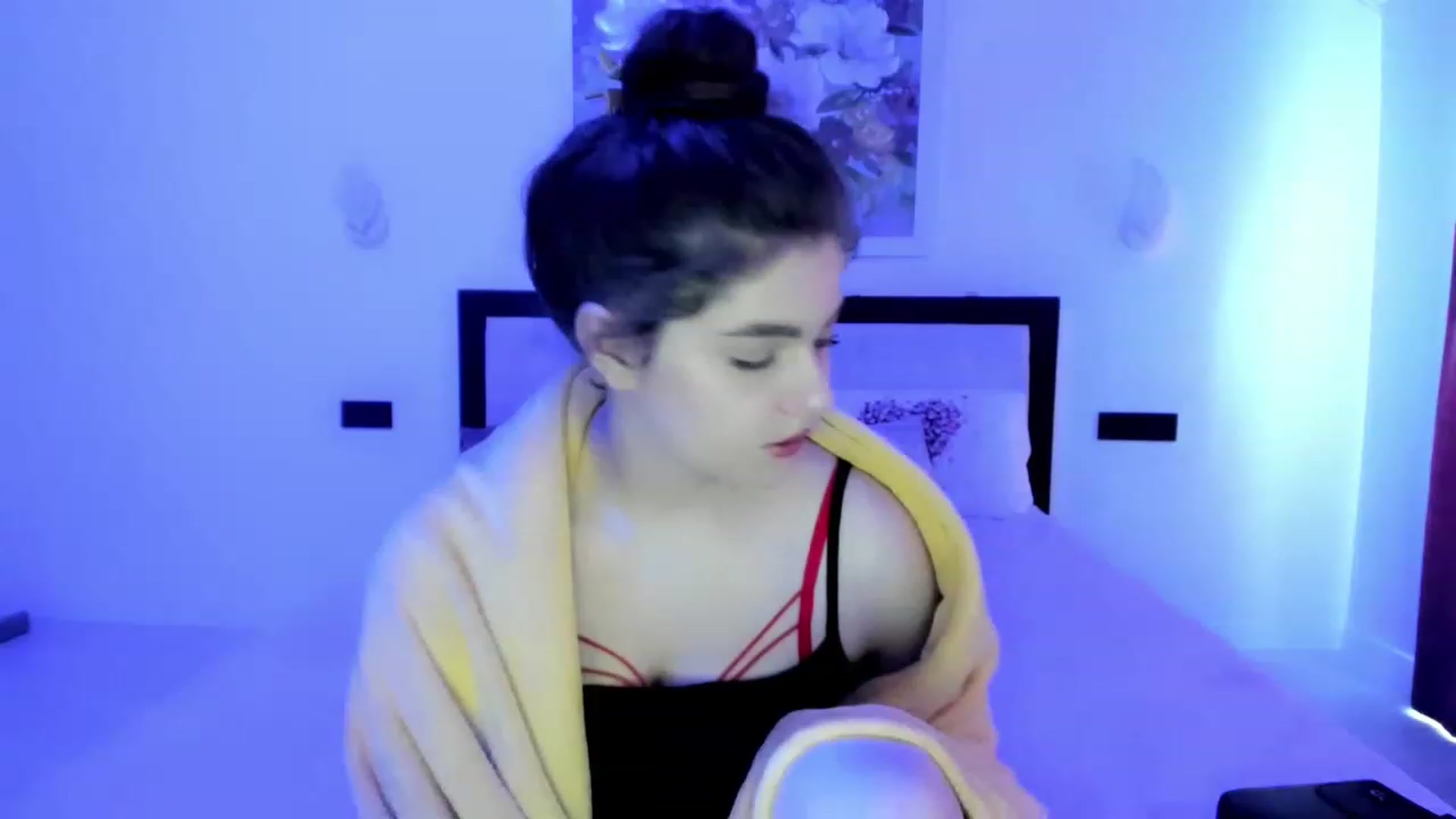 Gallery image thumbnail from VickiVong's myfreecams stream on, 12/20/2022, 09:52 image 18 of 20