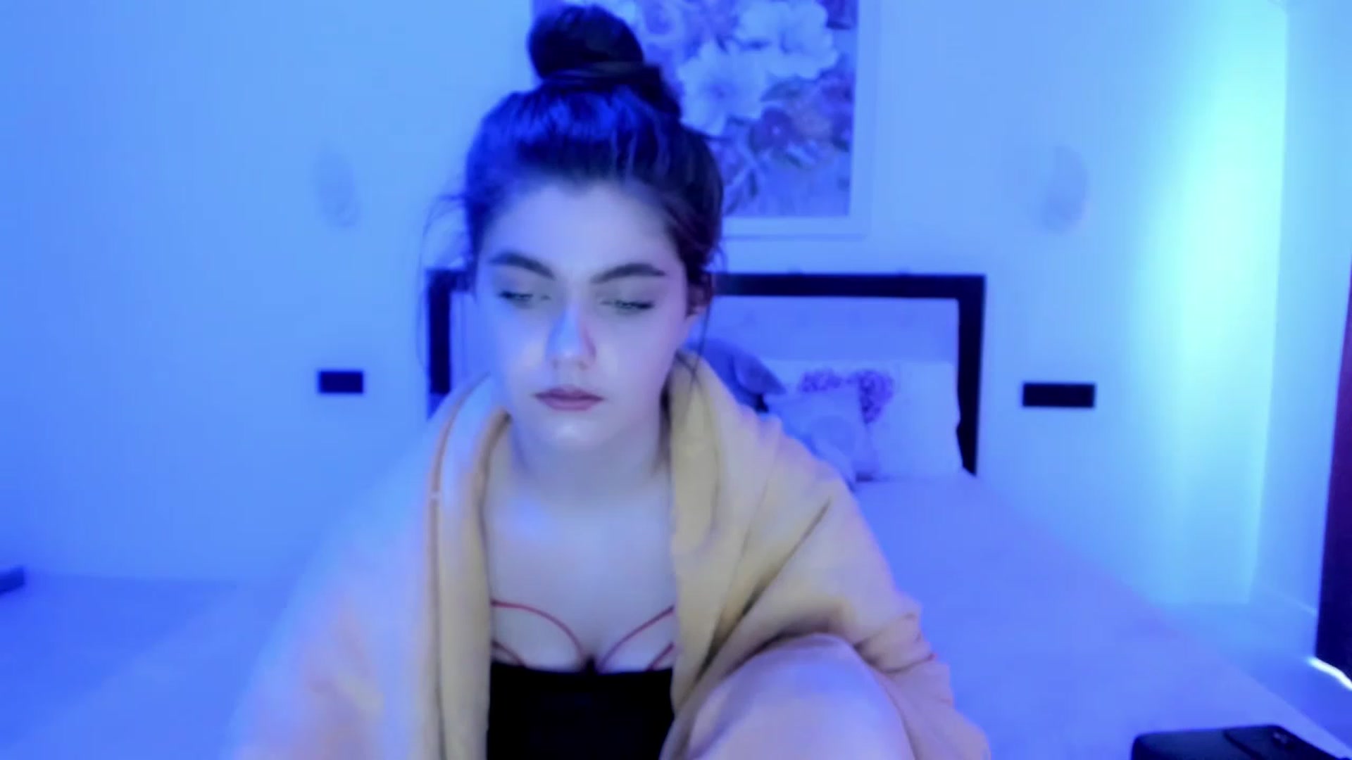 Gallery image thumbnail from VickiVong's myfreecams stream on, 12/20/2022, 09:52 image 20 of 20