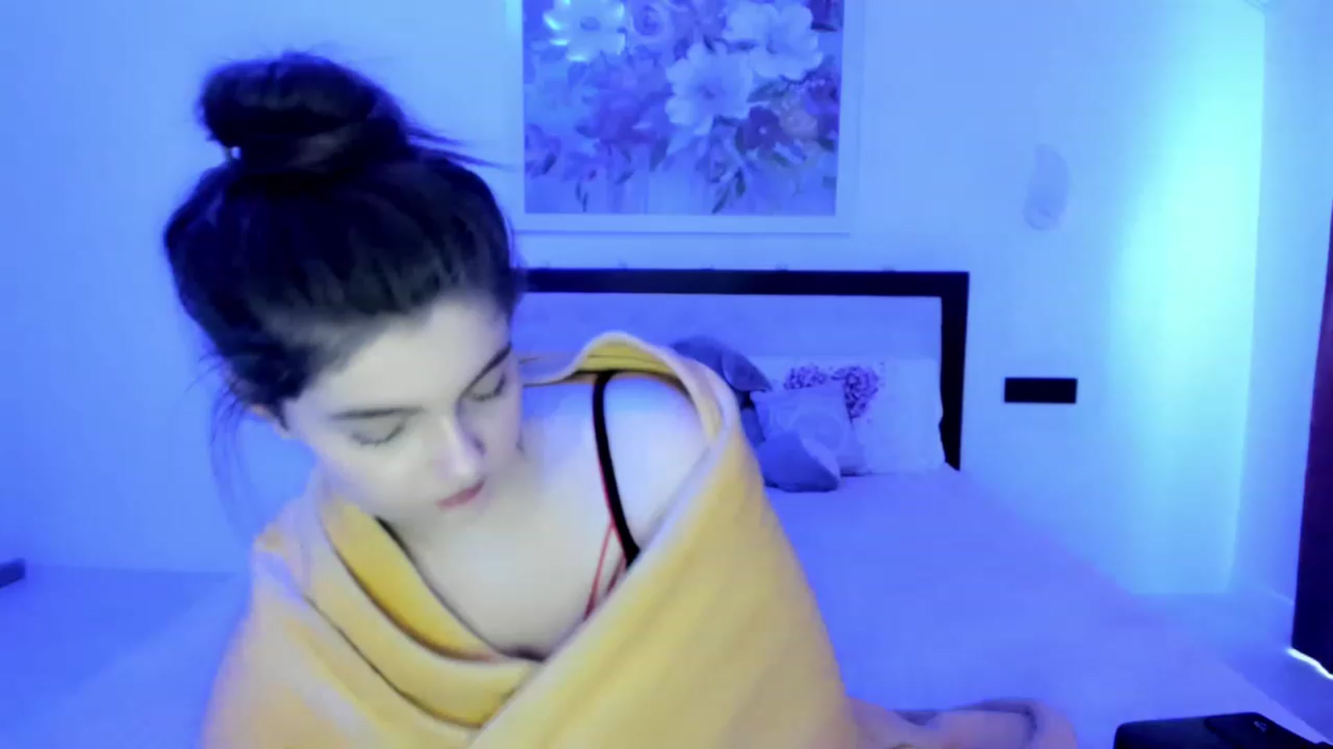 Gallery image thumbnail from VickiVong's myfreecams stream on, 12/20/2022, 09:52 image 15 of 20